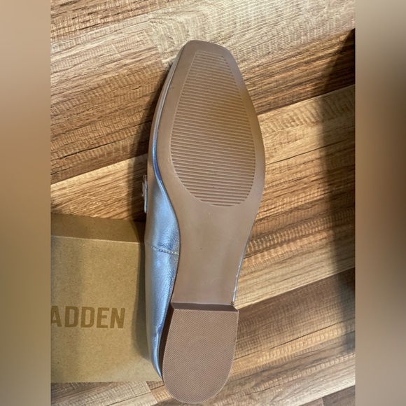 Steve Madden Slip On Rilynn Chain Loafer Silver Leather Women Size 7.5 NWOT - Picture 5 of 15